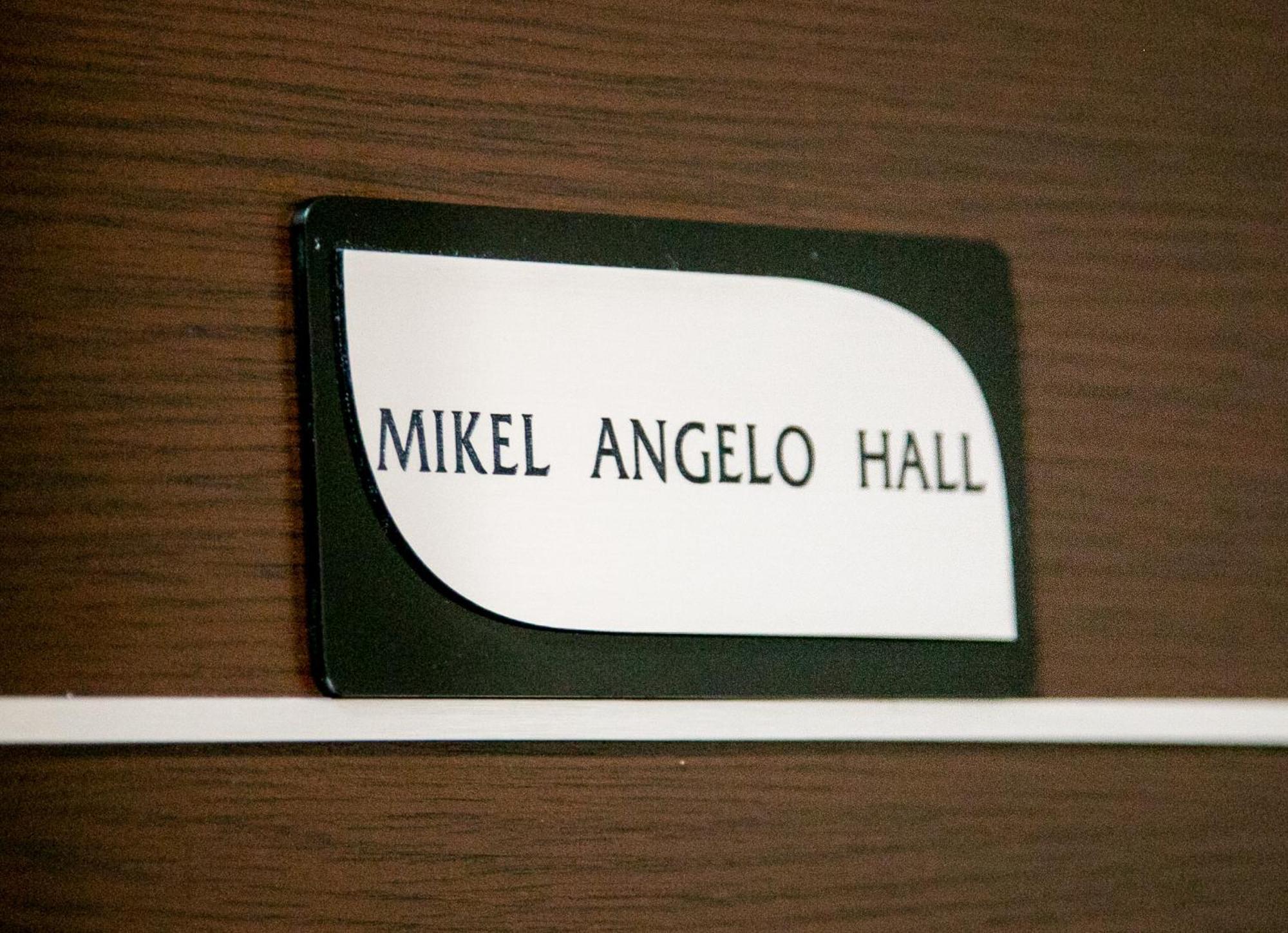Mikel Angelo Hall Sérres Eksteriør bilde